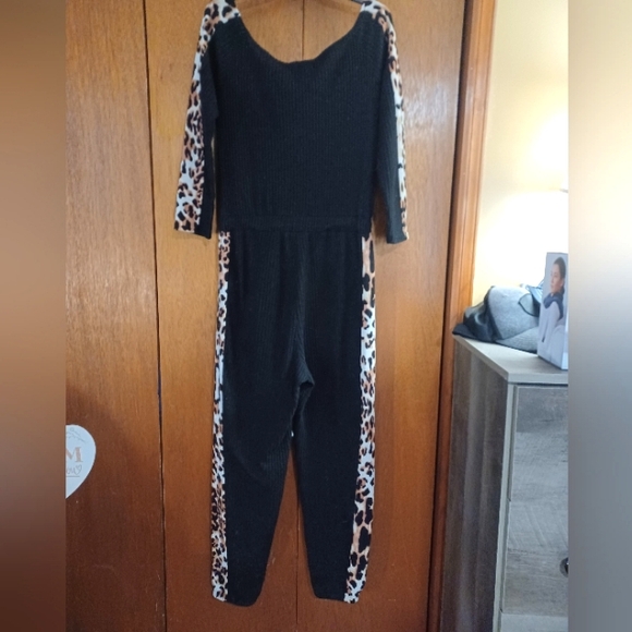 Venus Jumpsuit ❤️ - Picture 2 of 4